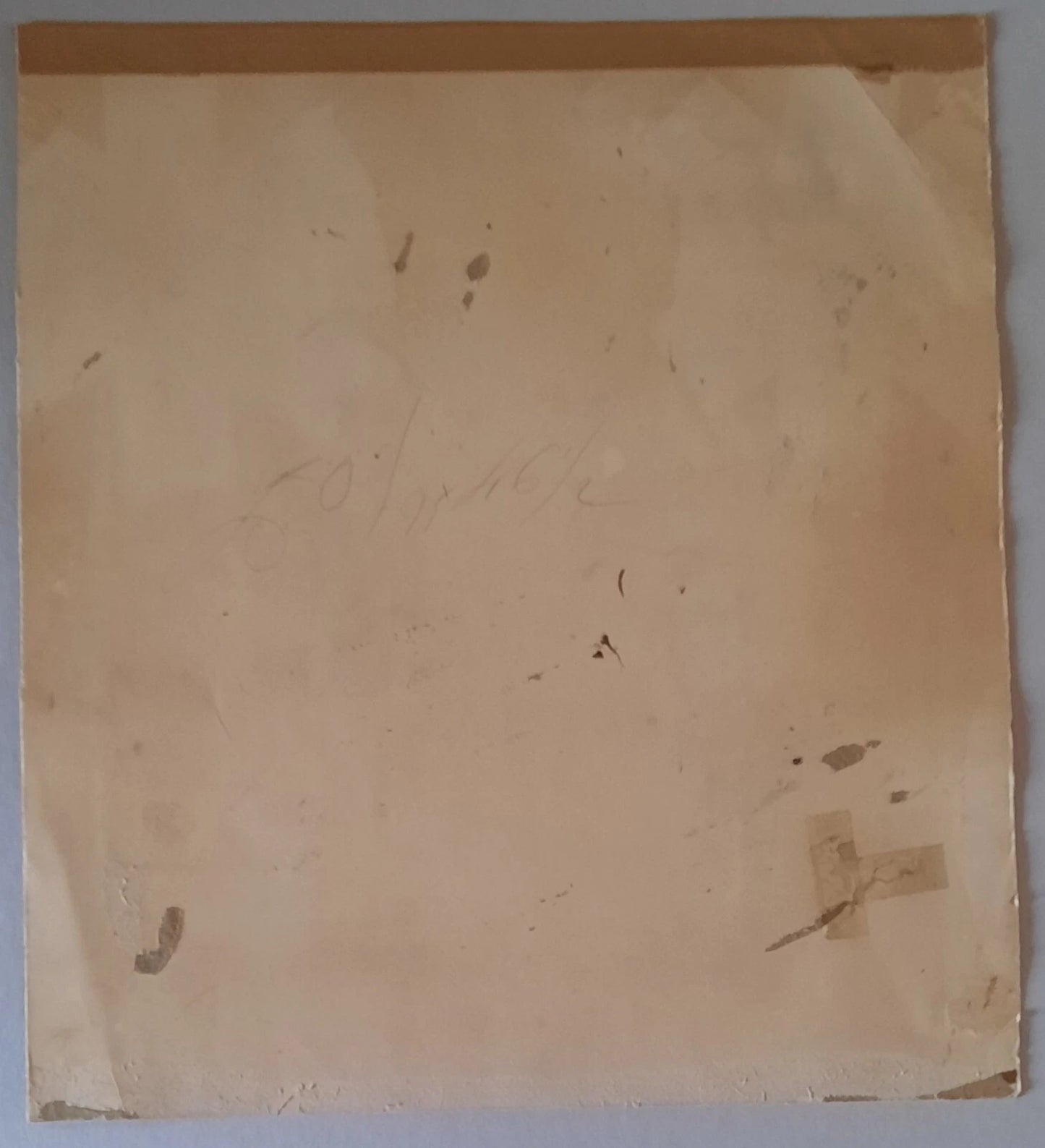 Dessin à la gouache pour un « Paravent – bois sculpté – soie peinte » signé « C. Rousseau ».